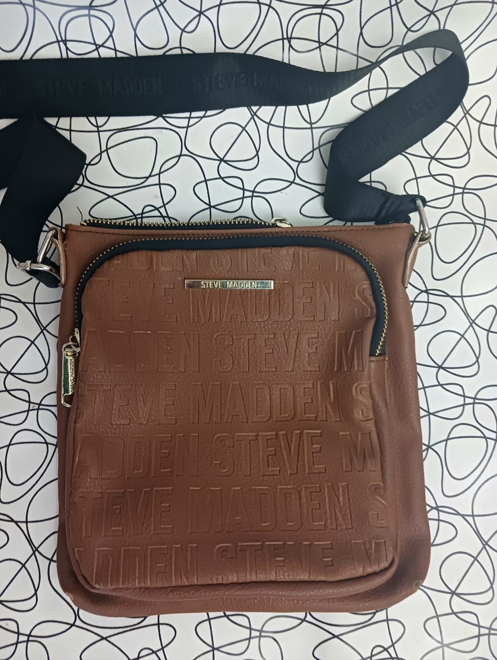 Steve Madden Brown Faux Leather Crossbody Bag with Black Strap